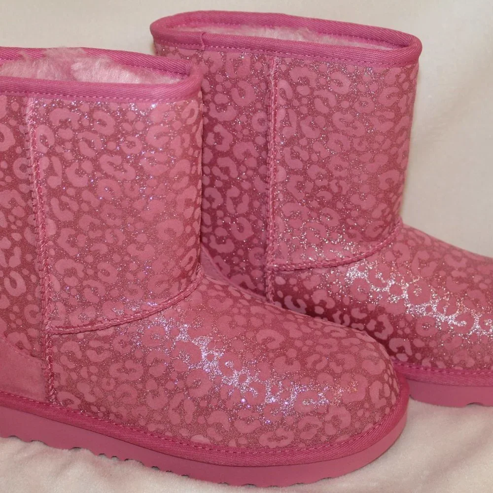 NIB‎ UGG GIRL'S CLASSIC SHORT LEOPARD BOOTS PINK